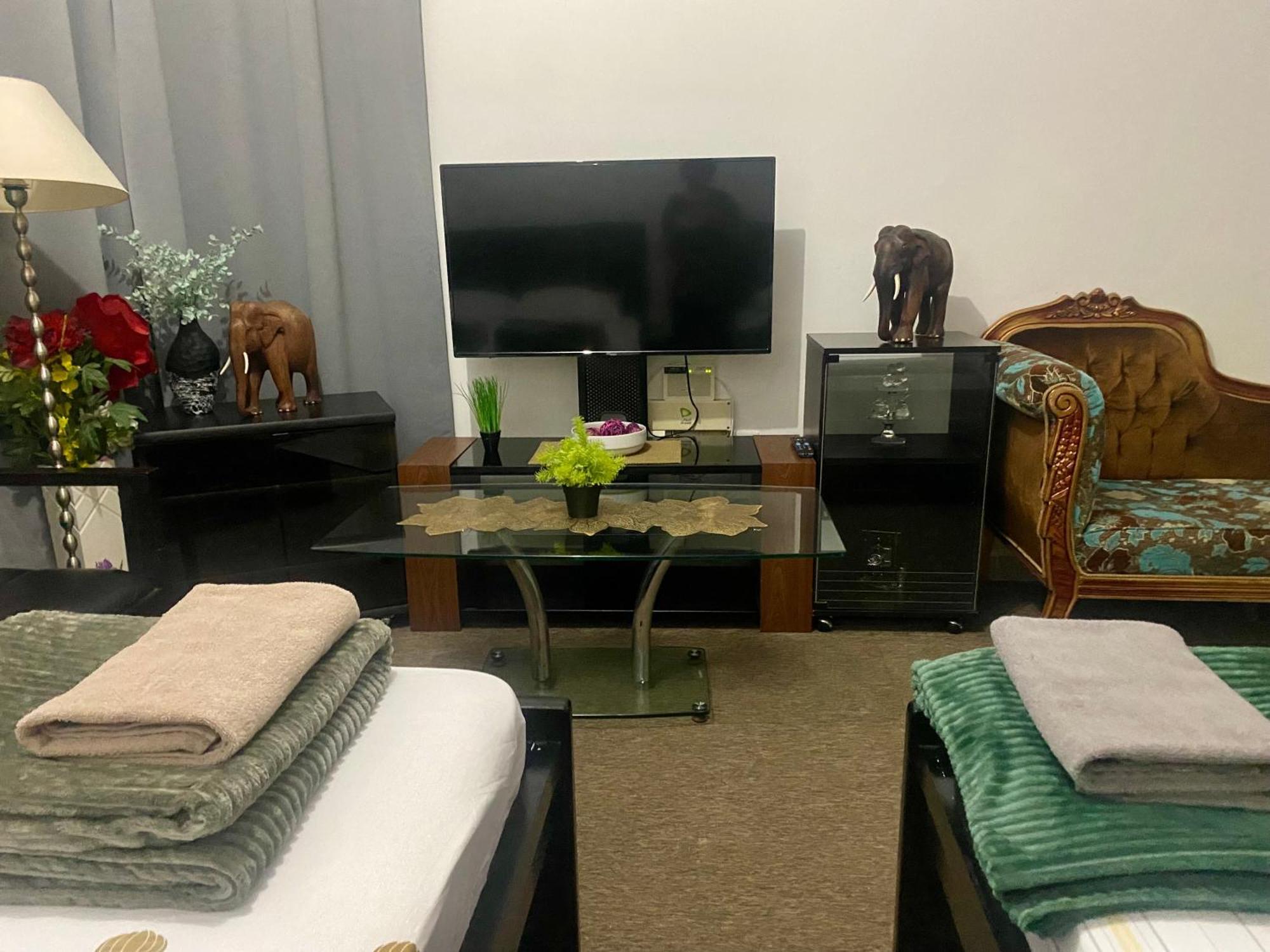 Private With Shared Bathroom - No Parking Space Hospedagem domiciliar *